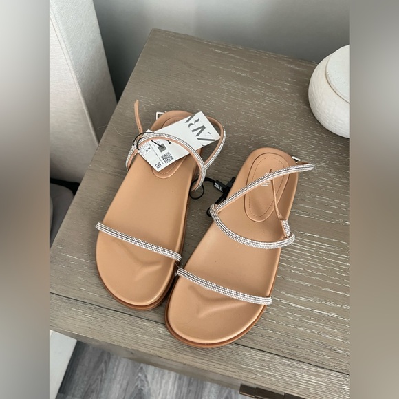 New Zara RHINESTONE FLAT SANDALS size 6.5 - Picture 4 of 7